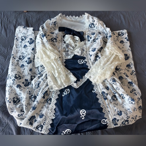 1700’s Women's Victorian Inspired Rococo Dress/Maiden Costume - Picture 6 of 8